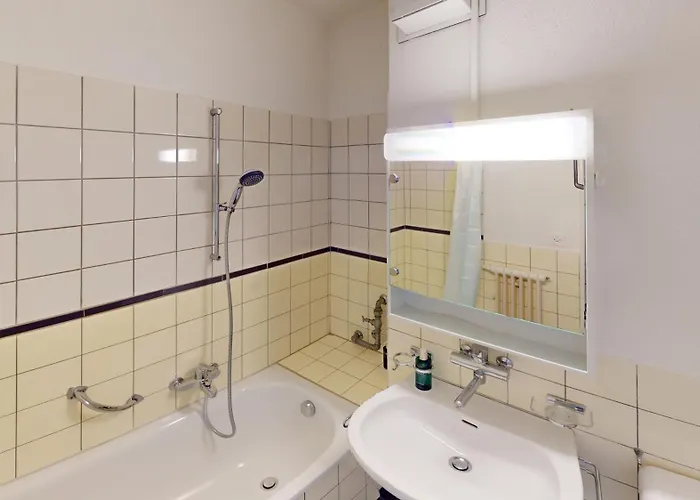 Basic & Simple On Langgruetstrasse